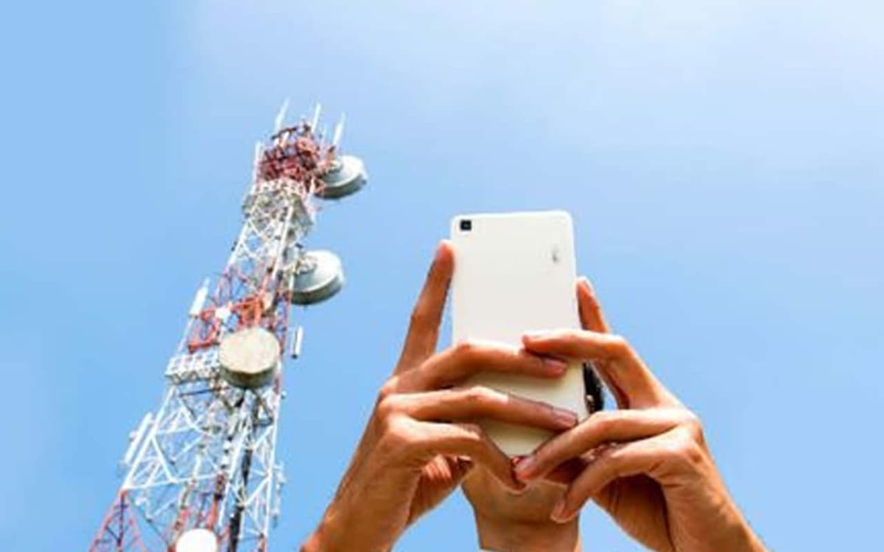 Call Drop: फोन पर कॉल ड्रॉप से आप भी होते होंगे परेशान, कब मिलेगी इससे निजात? ये है लेटेस्ट अपडेट Call Drop: फोन पर कॉल ड्रॉप से आप भी होते होंगे परेशान, कब मिलेगी इससे निजात? ये है लेटेस्ट अपडेट