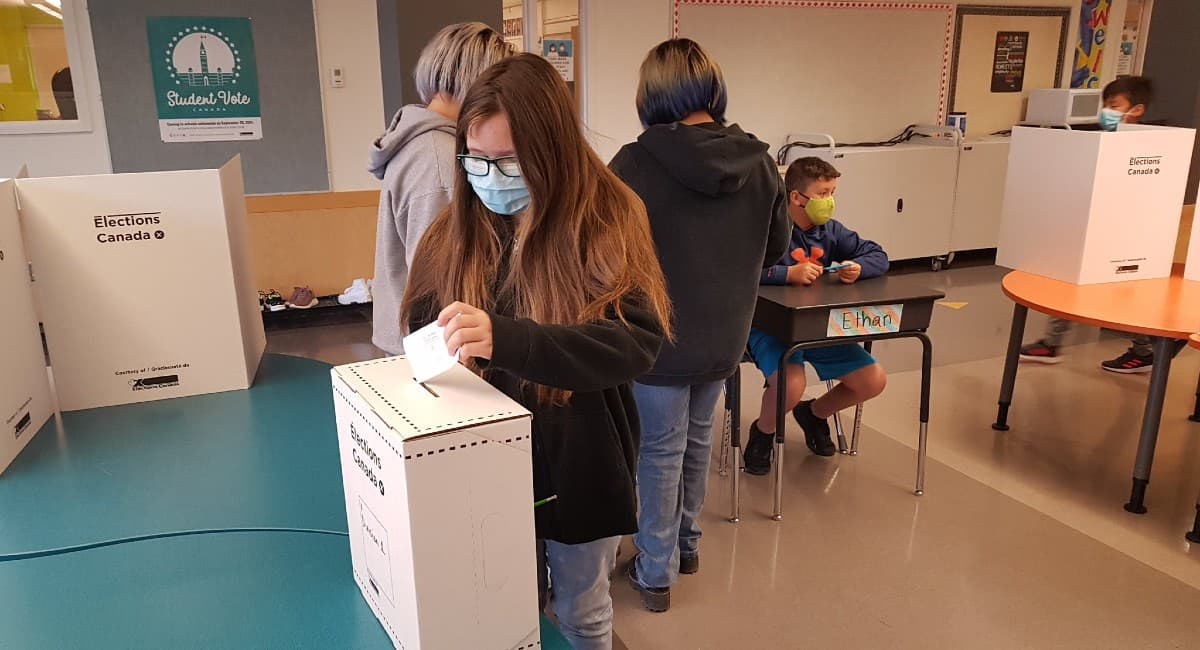 कनाडा में भारत को मिली बड़ी कामयाबी, मध्यावधि चुनाव में भारतीय मूल के 17 लोगों ने लहराया परचम