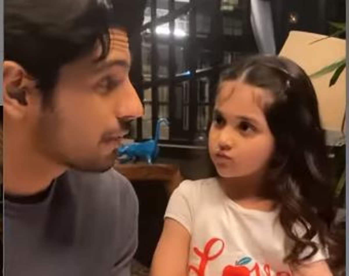 Sidharth Malhotra मिल गई नन्हीं Kiara Advani, वीडियो देख फैंस बोले- हाय सो क्यूट