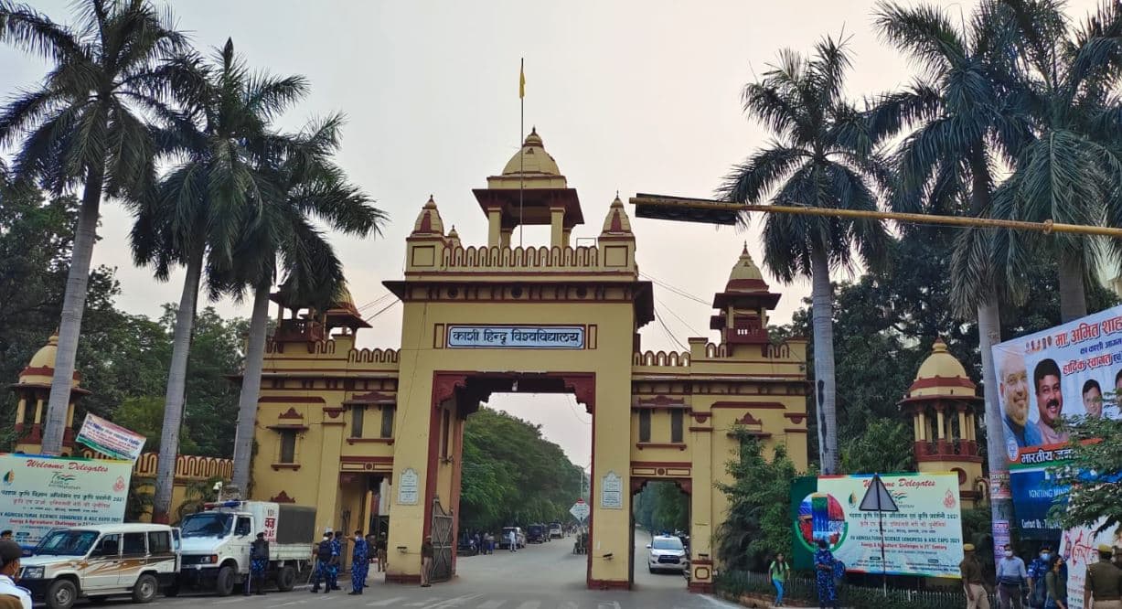 मेरा घर COVID का हॉटस्पॉट नहीं, डिनर करना पार्टी नहीं होती, करण जौहर ने ट्रोलर्स को दिया जवाब