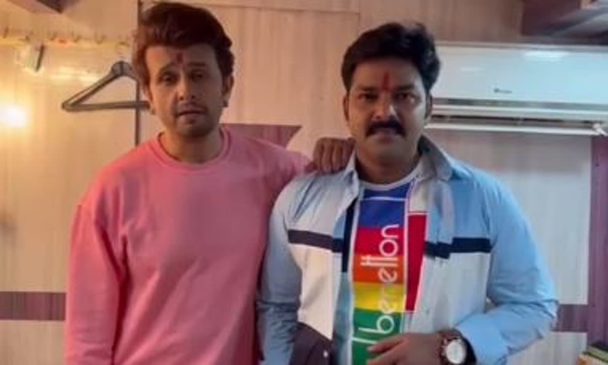 छठ पर्व पर सोनू निगम और पवन सिंह मिलकर मचाएंगे धमाल, फैंस हुए एक्साइटेड, देखें अनसीन VIDEOS