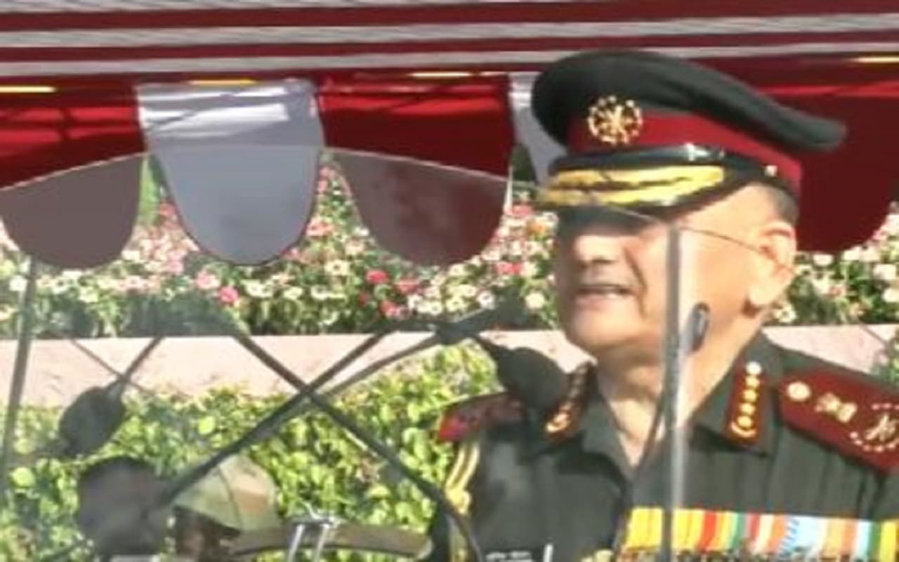 'पुरुषों के गढ़ में सेंध लगाने के लिए महिला कैडेट्स को बधाई', NDA के पासिंग आउट परेड में बोले CDS अनिल चौहान