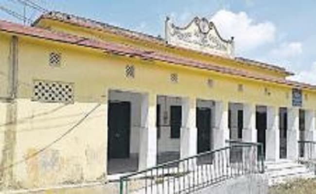 इलाज के लिए दर-दर भटक रहे हैं मरीज, पुराने पीएचसी शुरू होने से मिलेगी राहत