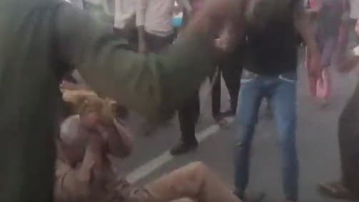 महोबा सड़क हादसे में बच्चे की मौत, नाराज लोग ने मौके पर आए दरोगा को पीटा, SP बोलीं- आरोपियों की हो रही पहचान