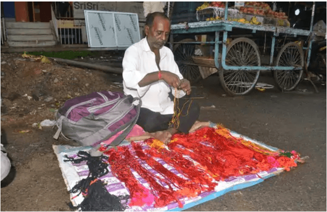 jivitputrika vrat 2020 date : जिउतिया व्रत को लेकर खरीदारों से बाजार में बढ़ी रौनक, फुटपाथ पर सजी कारीगरों की दुकान