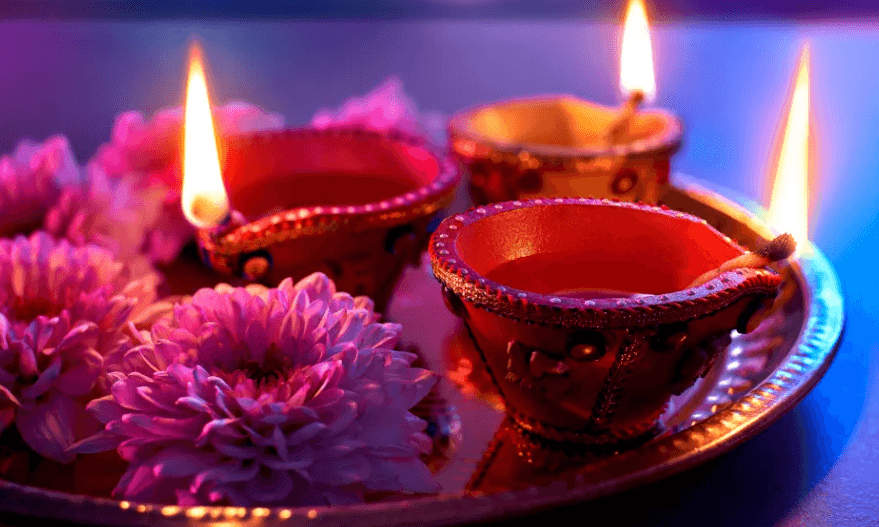 Choti diwali : घर-व्यवसाय स्थल पर तेल के दीपक जलाएं, पूजा-पाठ के  बाद स्थिर धन प्राप्ति के लिए करें ये उपाय