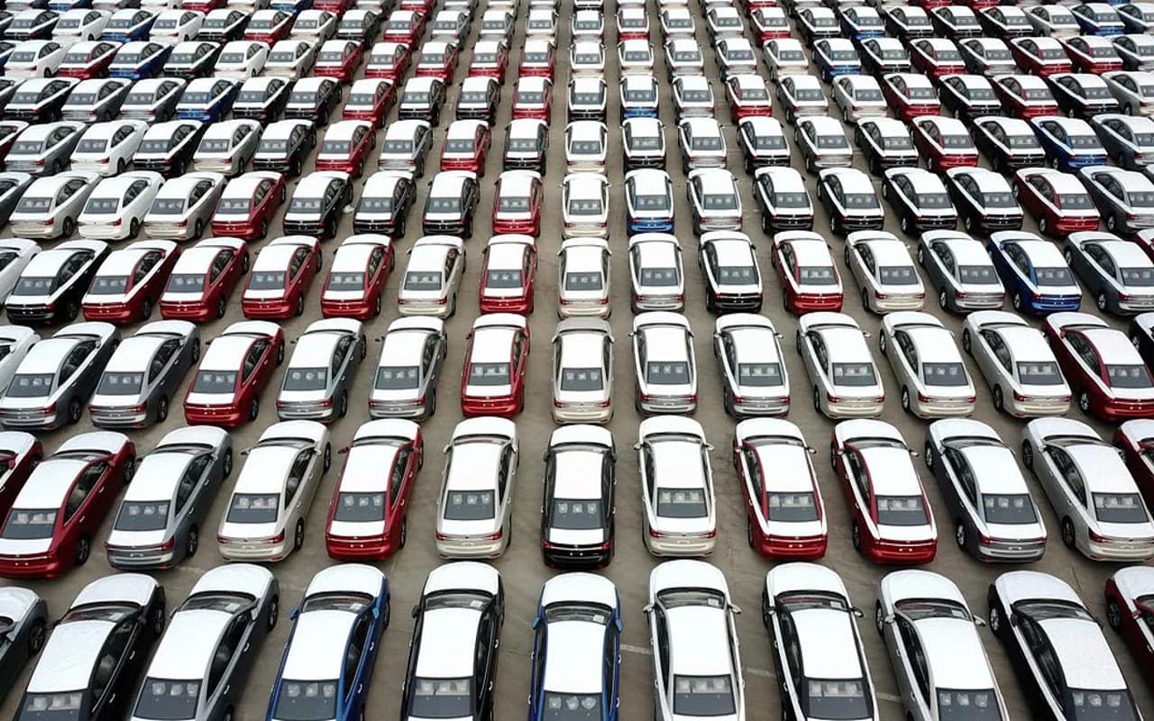 Car Sales: फेस्टिव सीजन में बढ़ी कारों की डिमांड, बिकी इतनी गाड़ियां