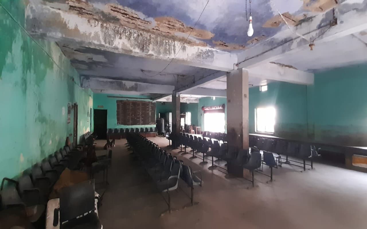 झारखंड सरकार को चाईबासा बस स्टैंड से होती है लाखों की कमाई, फिर भी बेसिक सुविधाएं उपलब्ध नहीं