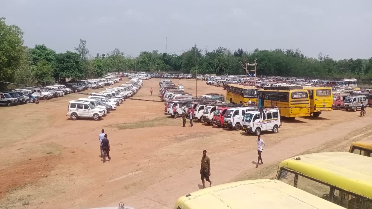 गांव की सरकार : पहले चरण के चुनाव का थमा शोर, अब डोर टू डोर पर जोर, पोलिंग पार्टियों की हुई रवानगी