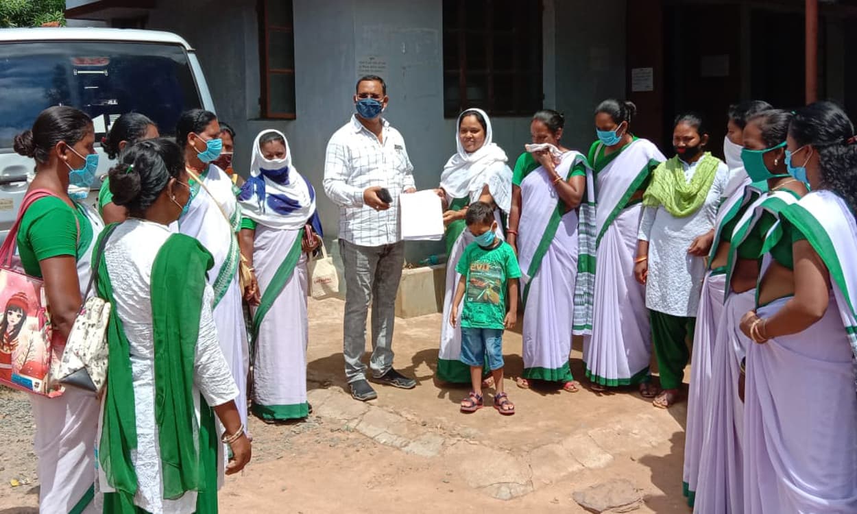 चाईबासा में सहियाओं को नहीं मिल रही प्रोत्साहन राशि, परिवार चलाना हुआ मुश्किल, विधायक से लगायी गुहार