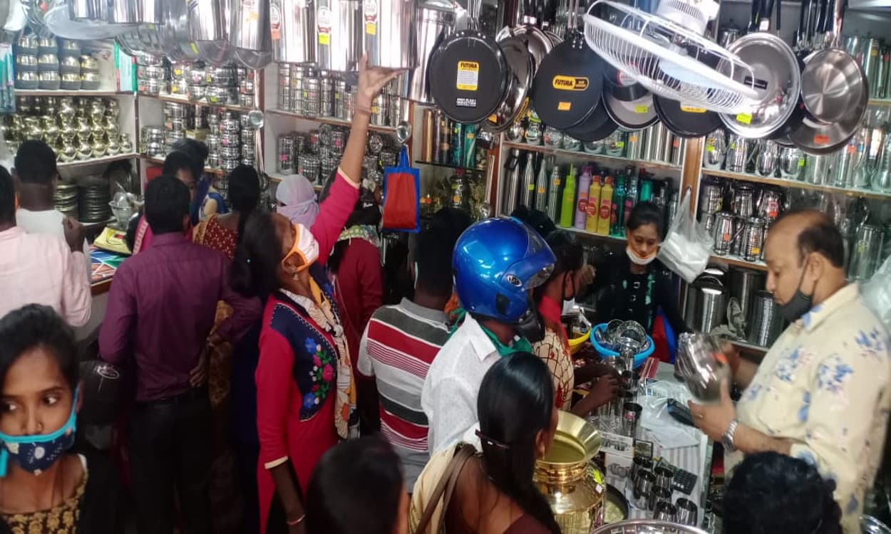 Bihar News: कोरोना के बाद पहली बार दुकानों में आयी रौनक, नवरात्र पर बाजार में होगी 900 करोड़ रुपये की धनवर्षा