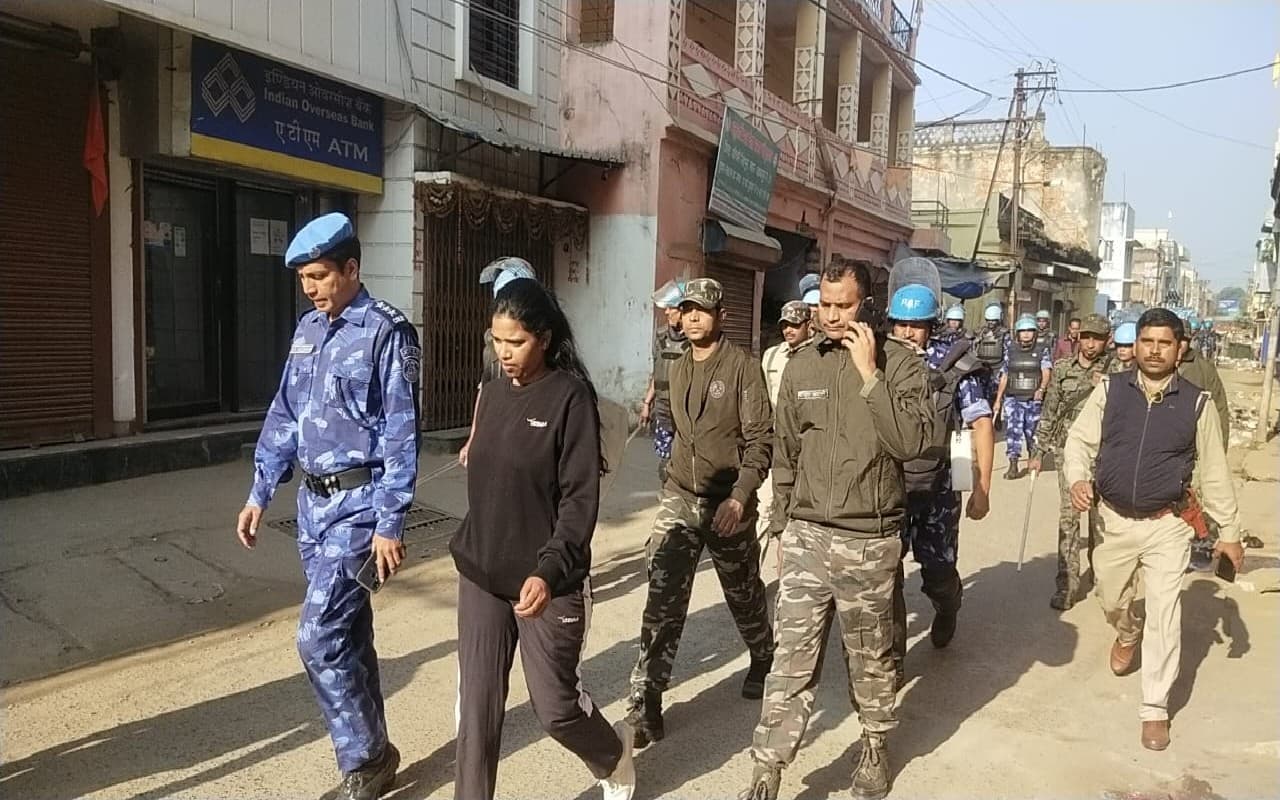 Jharkhand: कमल देवगिरि हत्याकांड के तीसरे दिन प्रशासन का फ्लैग मार्च, संवदेनशील जगहों का लिया जायजा