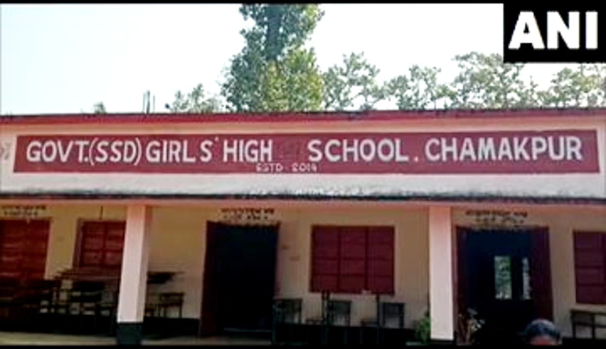 भारत में कोरोना की तीसरी लहर शुरू! ओड़िशा के मयूरभंज स्थित सरकारी स्कूल में 25 छात्राएं कोरोना पॉजिटिव