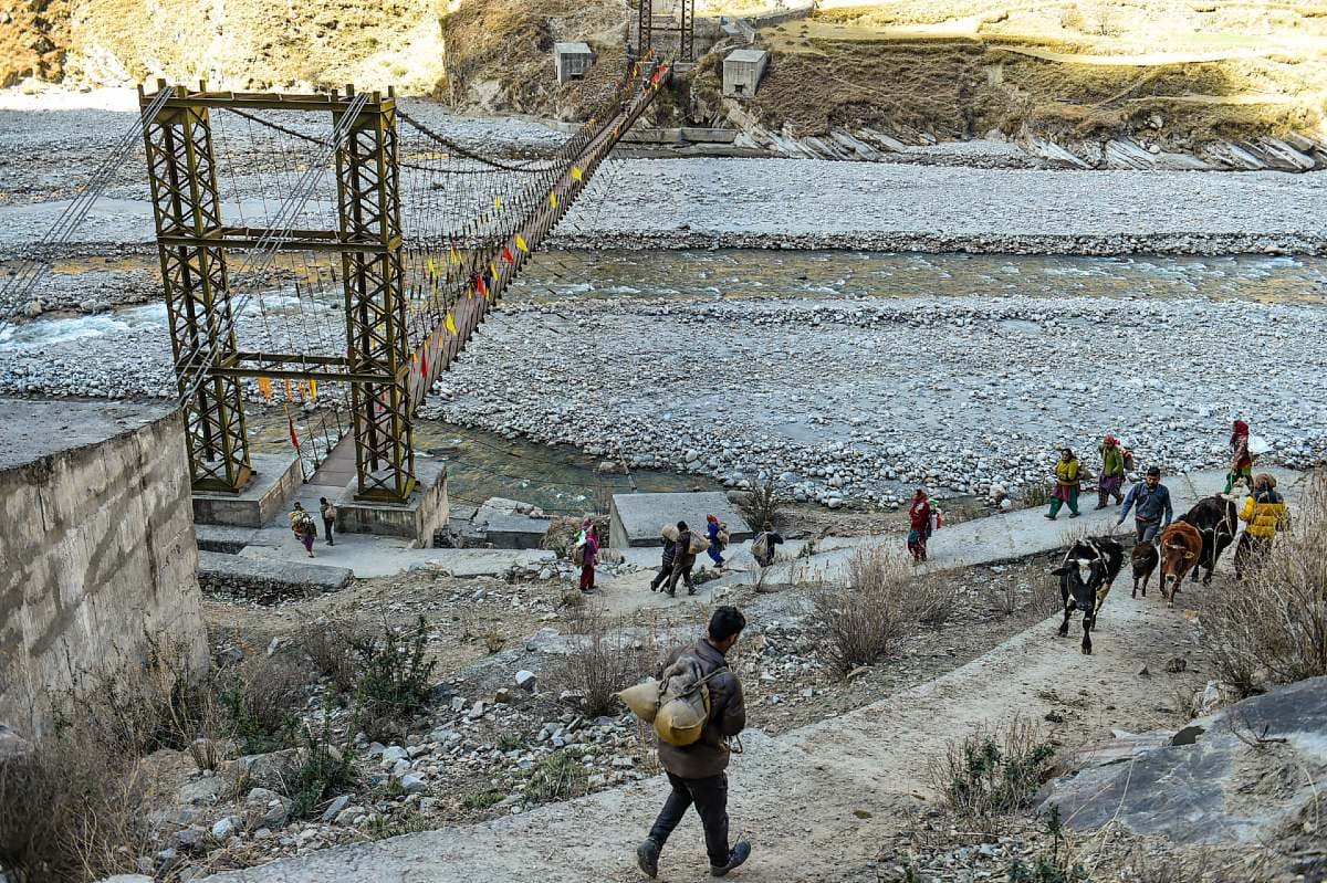Uttarakhand glacier burst: चमोली के तपोवन टनल में छठे दिन भी चला रेस्क्यू ऑपरेशन, 166 लोग अब भी लापता