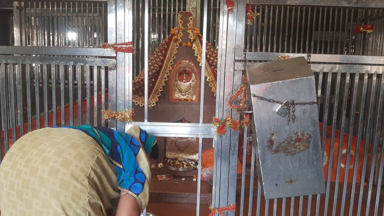 आगरा के चामुंडा देवी मंदिर मामले में अब नहीं होगा प्रदर्शन, जिला और रेलवे प्रशासन म‍िलकर सुलझाएंगे समस्या