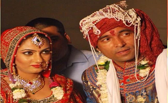 The Kapil Sharma Show के 'चंदू चायवाले'  की पत्नी के चेहरे से नजर नहीं हटा पाएंगे आप, कुछ ऐसी दिखती हैं Chandan Prabhakar की वाइफ