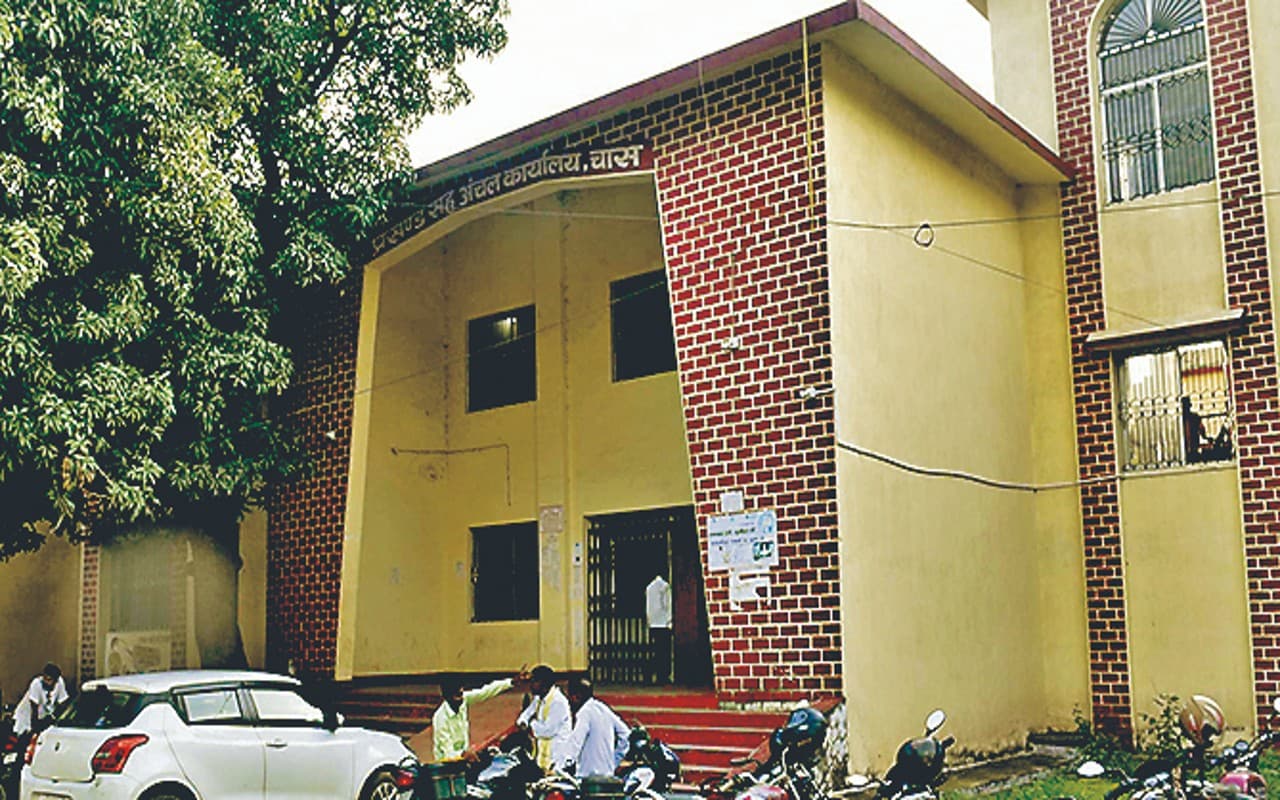 बाेकारो का चास अंचल ऑफिस 15 दिनों से पूरी तरह ठप, जानें क्या है इसकी वजह