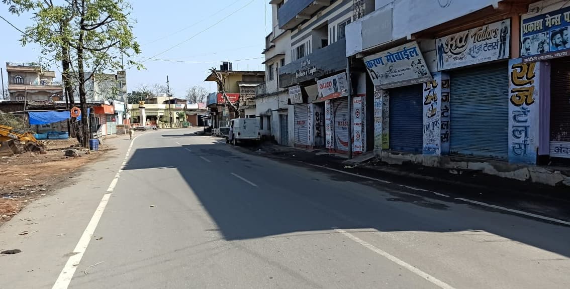 माओवादी बंदी का पहले दिन चतरा में मिला जुला असर, लंबी दूरी के वाहनों का परिचालन ठप