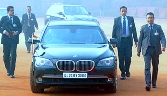 मुकेश अंबानी को जेड प्लस और पत्नी नीता को मिली है वाई श्रेणी की सुरक्षा, ...जानें सुरक्षा पर हर माह कितना खर्च करते हैं?