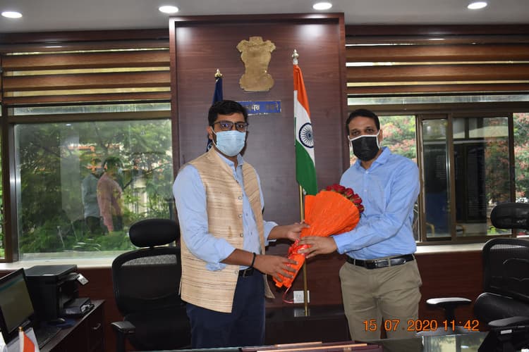 रांची में कोरोना संक्रमण की रोेकथाम मेरी प्राथमिकता, पदभार संभालने के बाद बोले नये उपायुक्त छवि रंजन