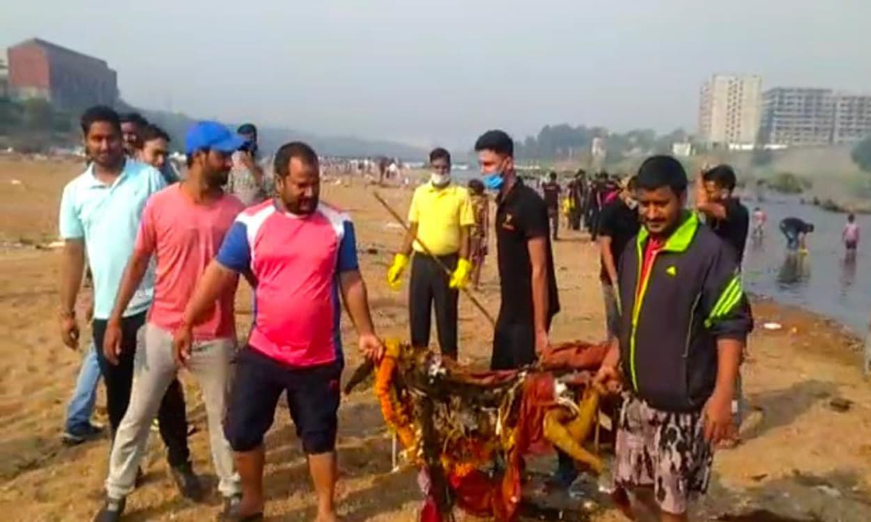 Chhath Puja 2020 : 'लाठी- गोली खाएंगे, घाटहिं छठ मनाएंगे' नारे के साथ जमशेदपुर में शुरू हुआ सत्याग्रह अभियान