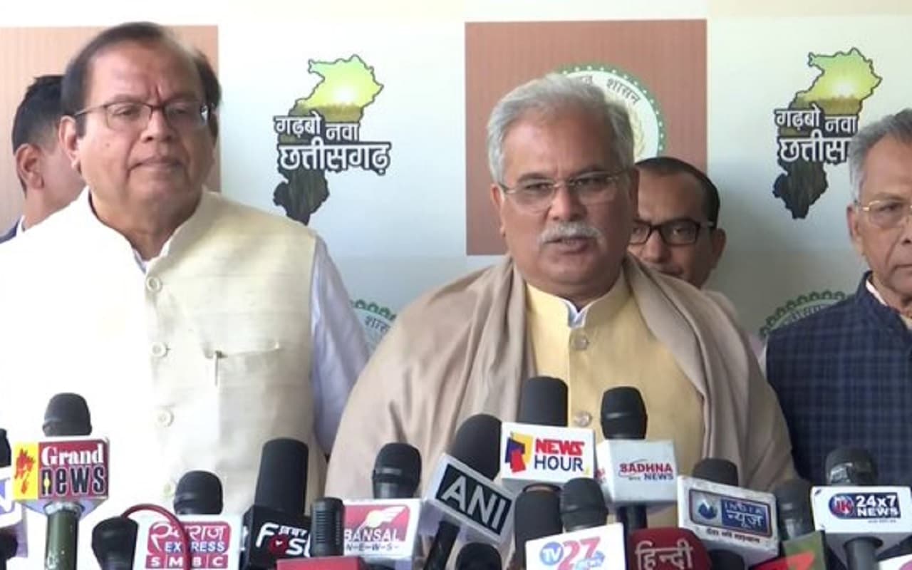 नागा साधु भी ठंड में बिना कपड़ों के रहते हैं, राहुल के मुद्दे पर हो रिसर्च, टी-शर्ट मामले में बोले बघेल