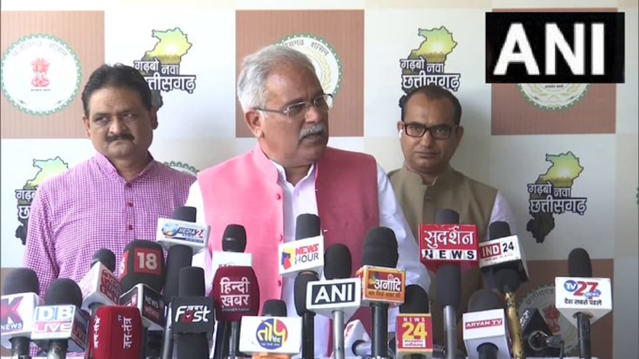 धीरेंद्र शास्त्री के चमत्कार पर बोले सीएम भूपेश बघेल- ये जादूगरों का काम, BJP पर भी साधा निशाना