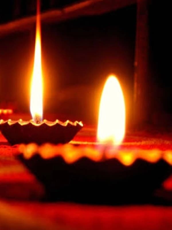 Chhoti Diwali 2022 Puja Vidhi Live: छोटी दिवाली आज, पूजा विधि, शुभ मुहूर्त, महत्व जानें