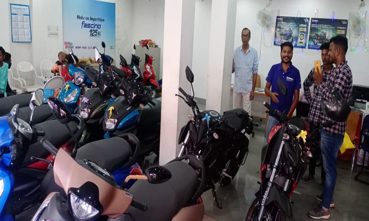 Dhanteras 2020 : जिले में 700 से अधिक बाईक की हुई बिक्री, सर्राफा बाजार में सोने के साथ डायमंड की भी खूब रही डिमांड