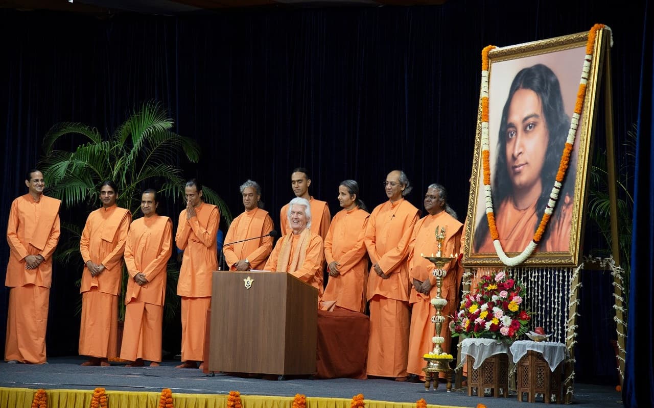 योगदा सत्संग सोसाइटी : स्वामी चिदानन्द गिरि ने कहा-आध्यात्मिक जीवन के लिए नियमित करें ध्यान, देखें PICS