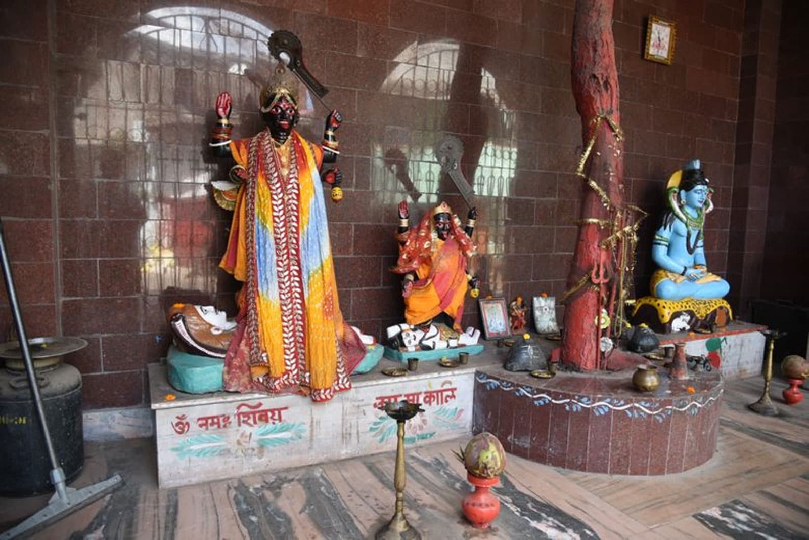 Chinese Kali Temple: देश के इस इकलौते काली मंदिर में चढ़ावे के रूप में चढ़ाए जाते हैं चाइनीज फूड