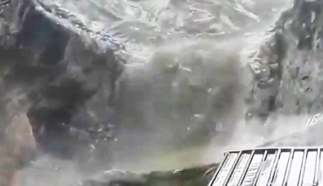 Cloud burst near Amarnath shrine : पवित्र अमरनाथ गुफा के पास बादल फटा, किसी के हताहत होने की सूचना नहीं