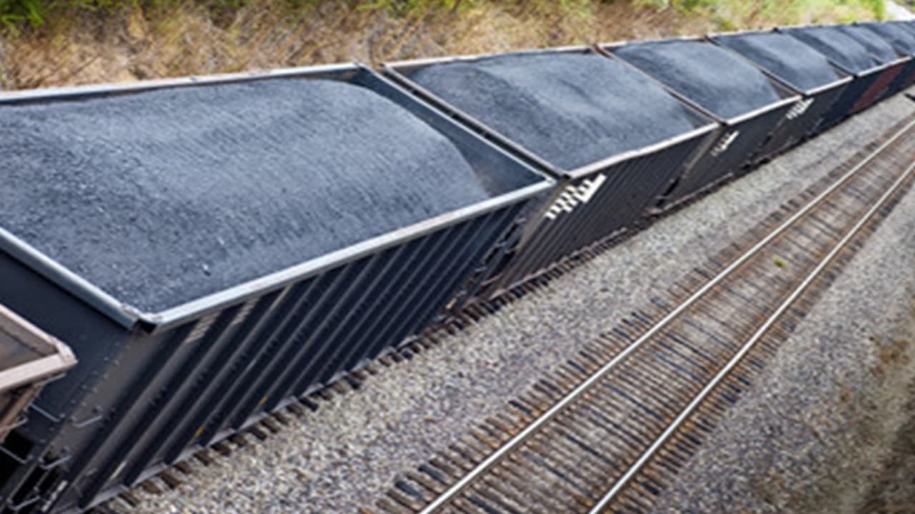 सरकार ने बिजली उत्पादक कंपनियों को दिया खुद के रैक खरीदने का निर्देश, बारिश में होगी कोयले की सप्लाई