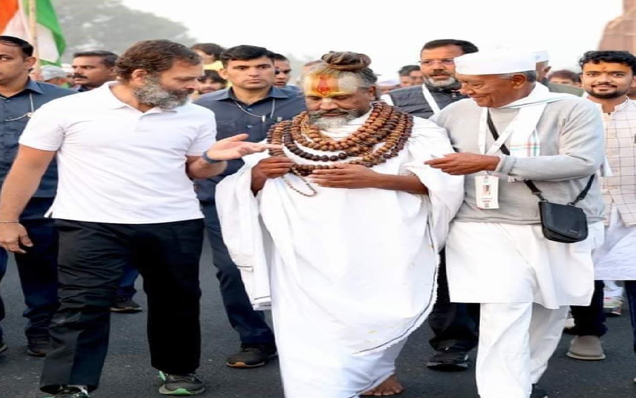 कांग्रेस की भारत जोड़ो यात्रा में शामिल हुए कंप्यूटर बाबा, भाजपा का राहुल गांधी पर बड़ा हमला