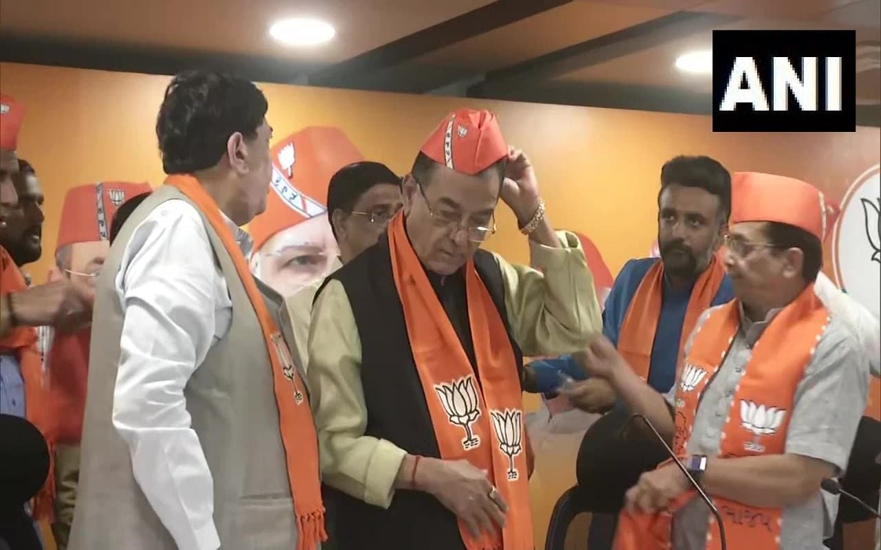 गुजरात चुनाव: कांग्रेस को लगा तगड़ा झटका, दोनों बेटों के साथ मोहन सिंह राठवा भाजपा में शामिल