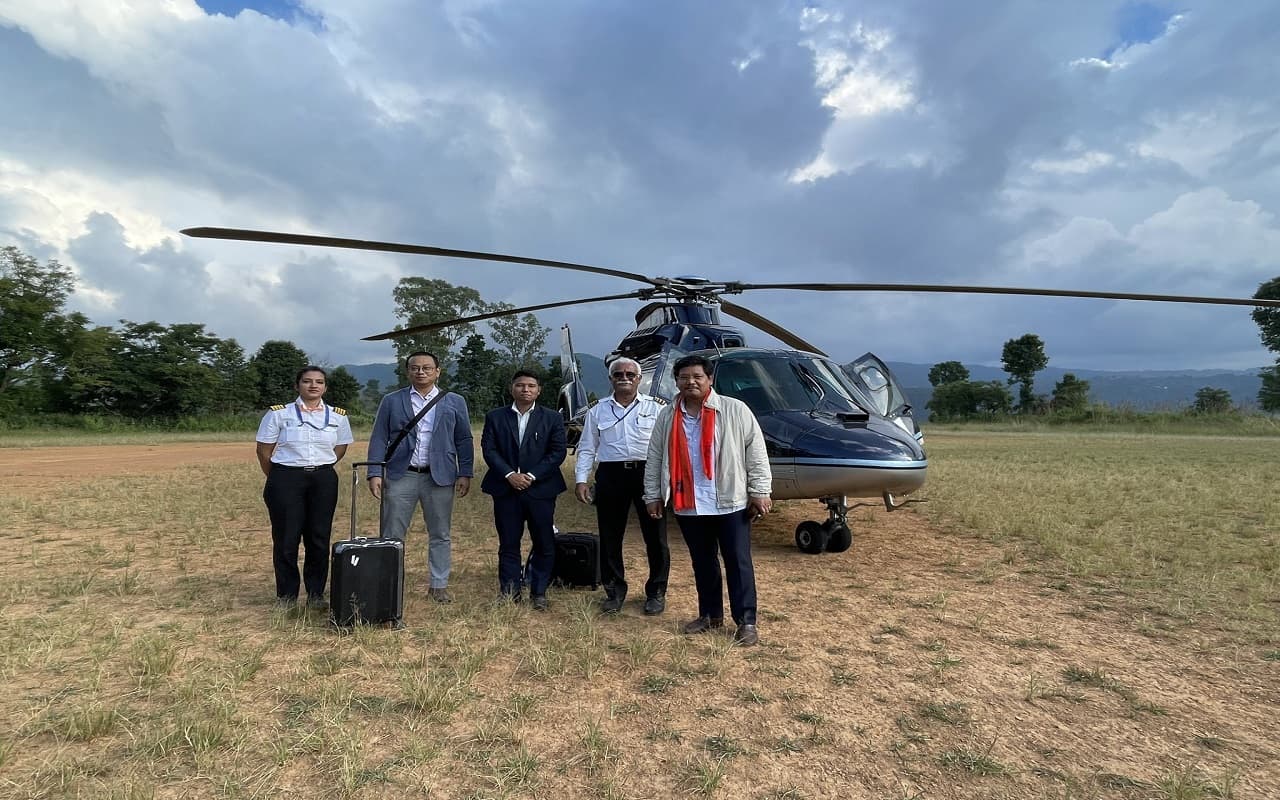 मेघालय सीएम कोनराड संगमा के हेलीकॉप्टर की इमरजेंसी लैंडिंग, पैदल चलने का वीडियो वायरल