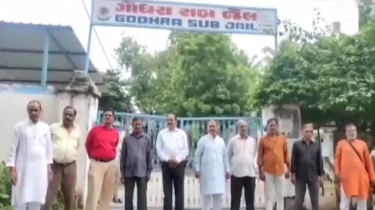 बिल्कीस बानो मामले में 11 दोषियों की रिहाई पर कांग्रेस ने PM Modi से पूछा- क्या केंद्र से ली गई अनुमति?