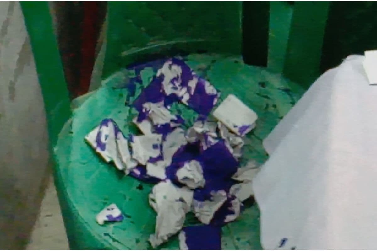 पंचायत चुनाव : मतगणना के दौरान तृणमूल उम्मीदवार ने मतपत्रों पर फेंकी स्याही , कूचबिहार में बूथों पर अफरा-तफरी