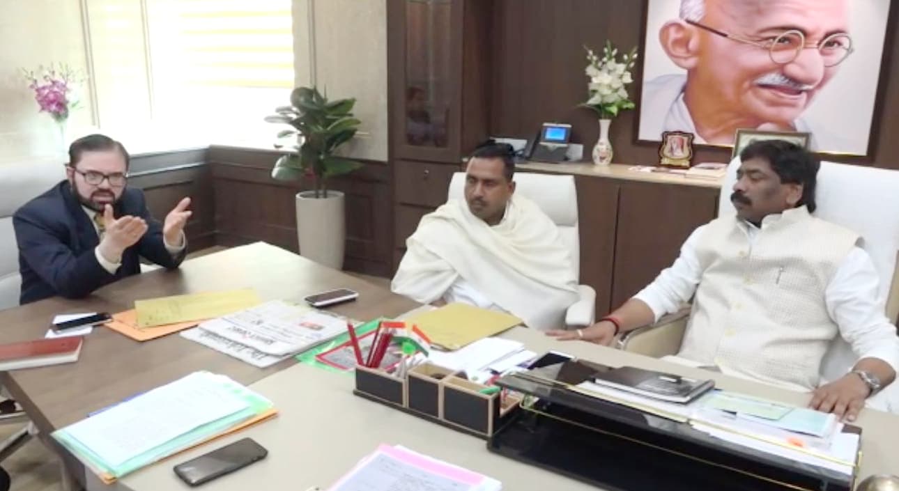 Coronavirus Update : कोरोना पर हेमंत सोरेन ने की उच्चस्तरीय बैठक, रांची के डीसी ने दिये जरूरी निर्देश