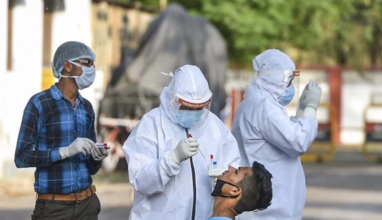 देश में थम नहीं रही कोरोना की रफ्तार, पिछले 24 घंटे में सामने आए 17,921 नए मामले