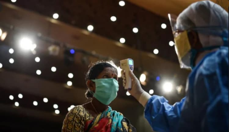 Covid19 Update: दिल्ली-एनसीआर को डराने लगा कोरोना, अलर्ट हुए स्कूल, उठा रहे एहतियाती कदम