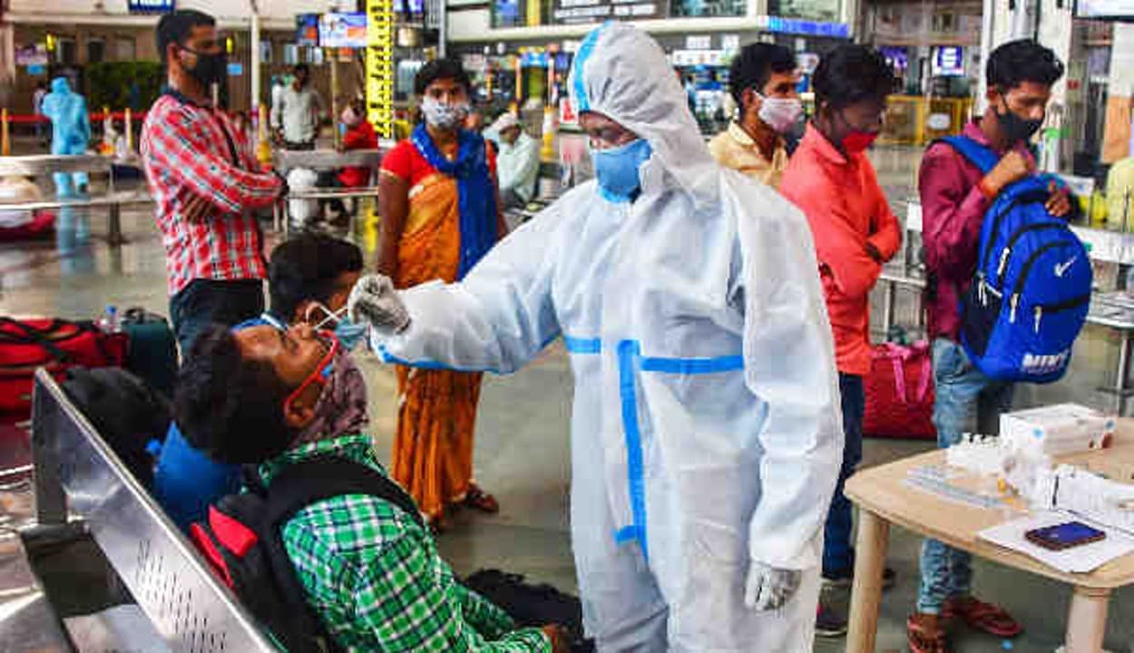 दिल्ली में पॉजिटिविटी रेट बढ़कर 4.59 फीसदी, कोरोना संक्रमण में तेजी रहने पर जारी हो सकता है 'रेड अलर्ट'