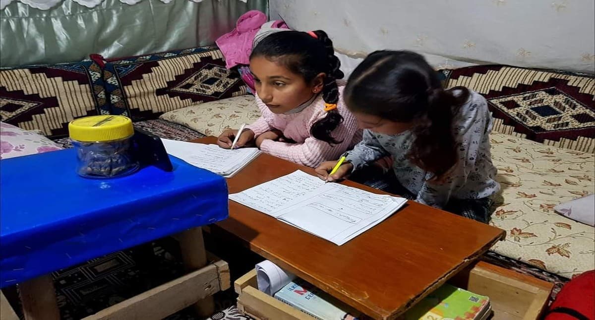 ओमिक्रॉन के बढ़ते केस के बीच बच्चों को स्कूल भेजना कितना उचित? क्या कहते हैं डॉक्टर