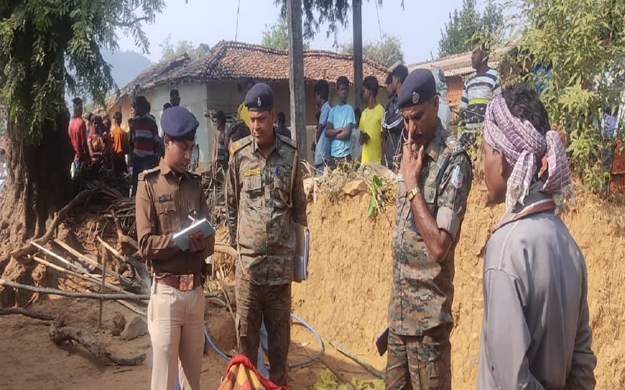 Jharkhand Crime News: धनबाद के पूर्वी टुंडी में दंपती की हत्या, तीन लोगों से पूछताछ कर रही पुलिस