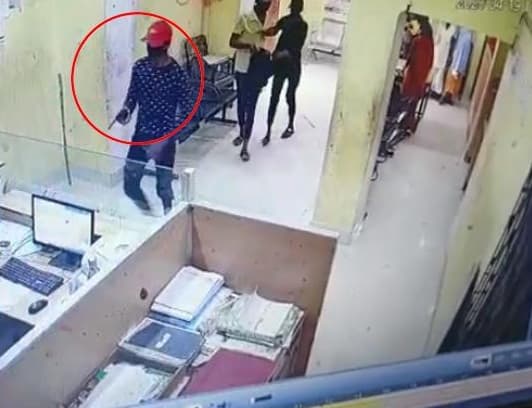 भोजपुर में बैंक लूट की कोशिश, पिस्टल से गोली नहीं चली तो जान बचाकर भागे लुटेरे