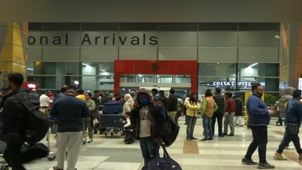 Coronavirus : एयर इंडिया एक्सप्रेस ने यूएई से भारत आने वाले यात्रियों के लिए जारी की कोविड गाइडलाइंस