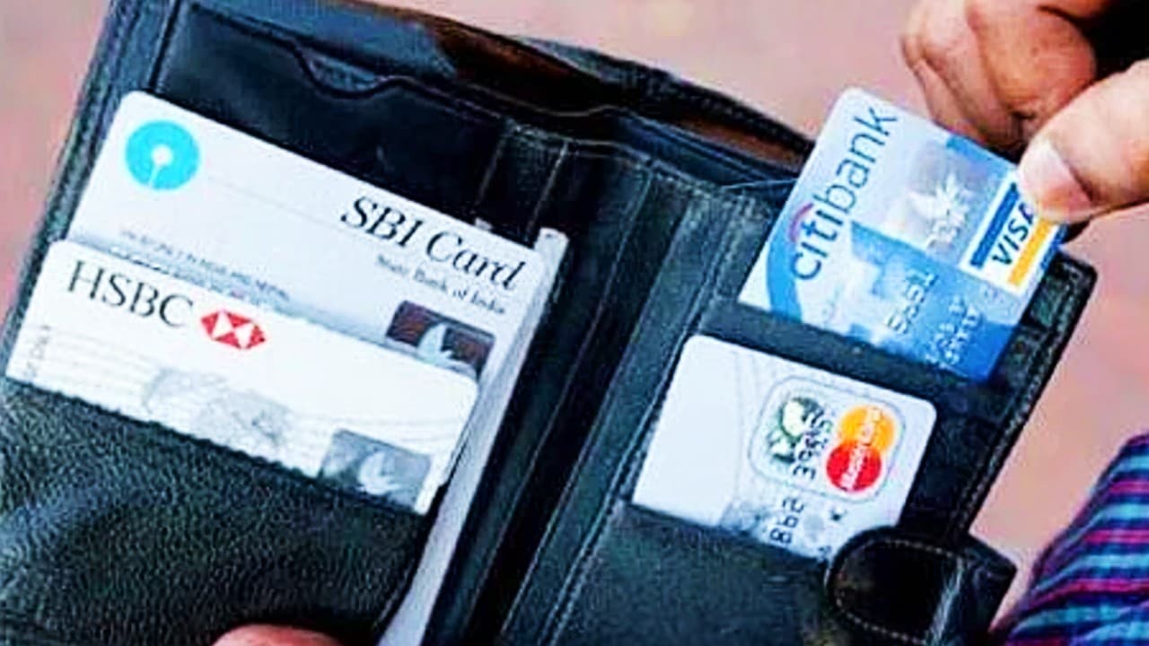 Credit Card: अब अपने मन की तारीख पर भरिए क्रेडिट कार्ड का बिल, रिजर्व बैंक के आदेश से ग्राहकों की हुई मौज