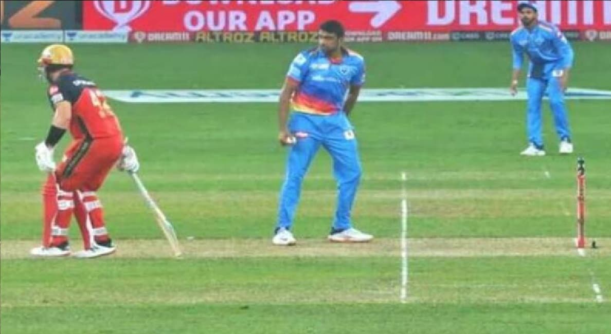 Cricket New Rules: थूक लगाने से लेकर मांकडिंग तक अंतरराष्ट्रीय क्रिकेट में बदल गये कई नियम