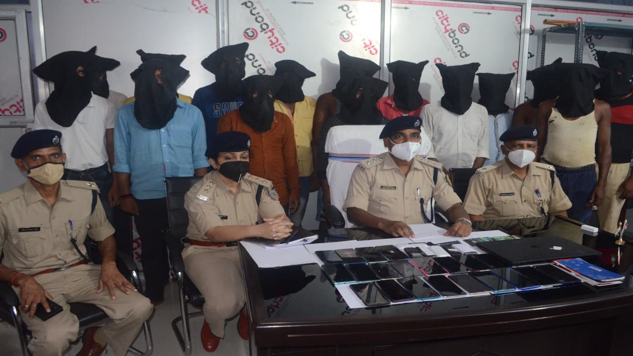 गेम डाउनलोड कराकर साइबर क्रिमिनल कर रहे हैं ठगी, देवघर के विभिन्न थाना क्षेत्र से 15 आरोपी गिरफ्तार