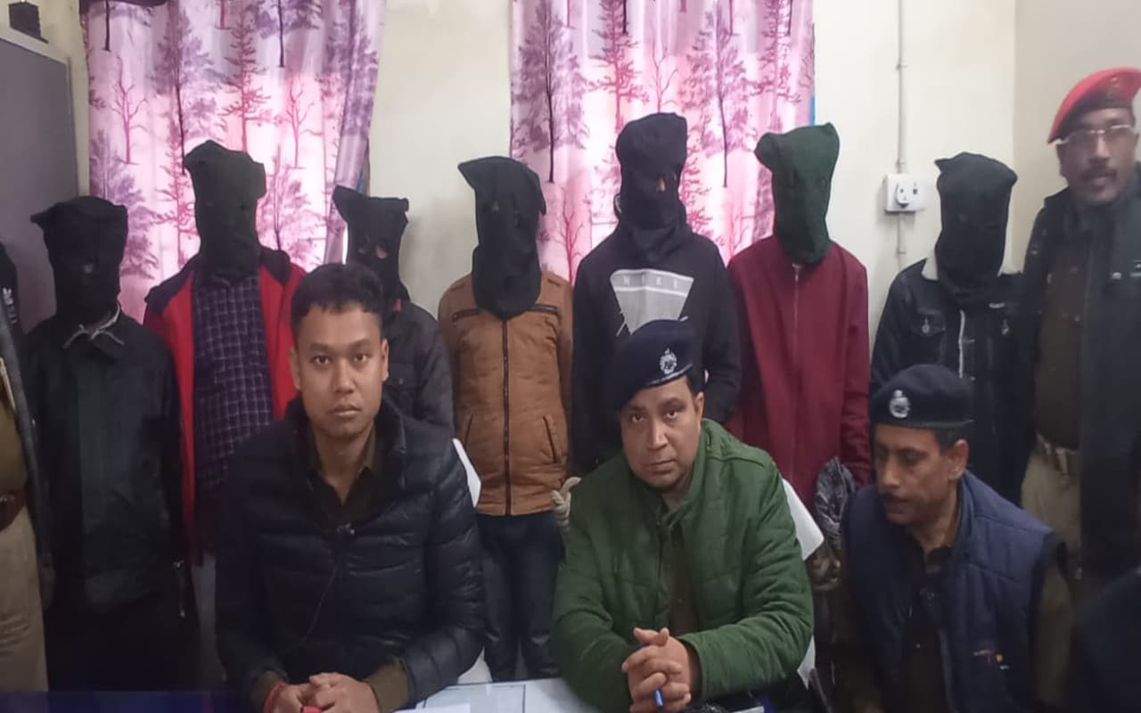 Jharkhand Cyber Crime News: ग्राम प्रधान और CSP संचालक ही निकले साइबर ठग, जामताड़ा से 7 आरोपी गिरफ्तार